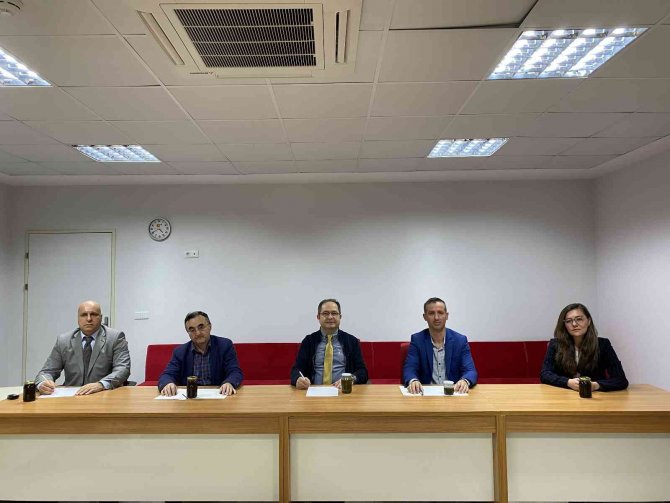 Buü’lü Akademisyenler Tamamen Doğal Arı Yemi Ve Fonksiyonel Bal Üretti