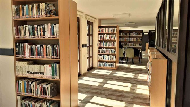 Osmancık Halk Kütüphanesi Yeni Yerine Taşındı