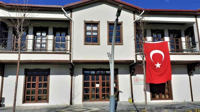 Osmancık Halk Kütüphanesi Yeni Yerine Taşındı