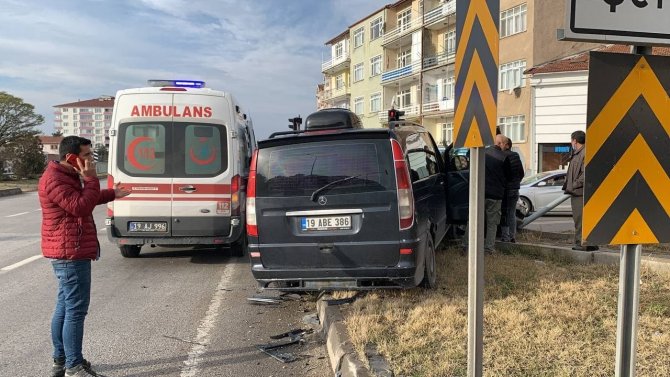 Araç İçerisinde Sıkışan Kadın Güçlükle Çıkarıldı