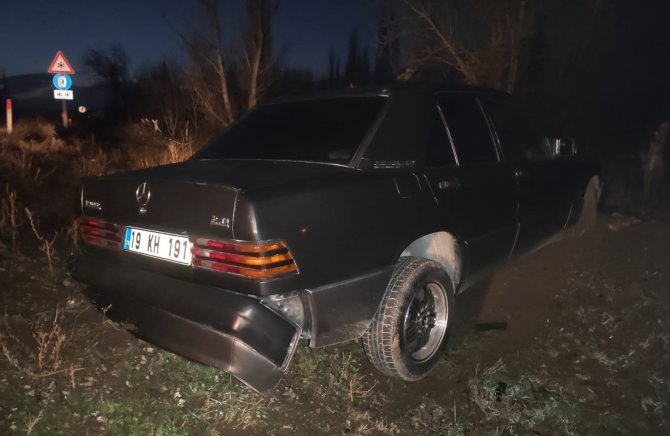 Otomobil Şarampole Düştü, Burnu Bile Kanamadan Kurtuldu