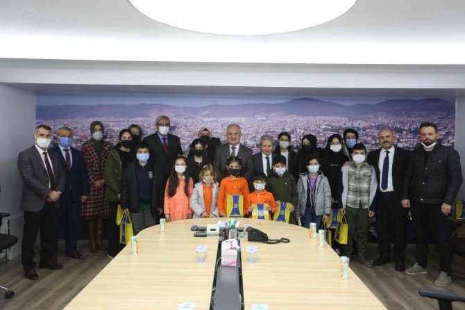 Yarışmada Dereceye Giren Öğrenciler Ödüllendirildi