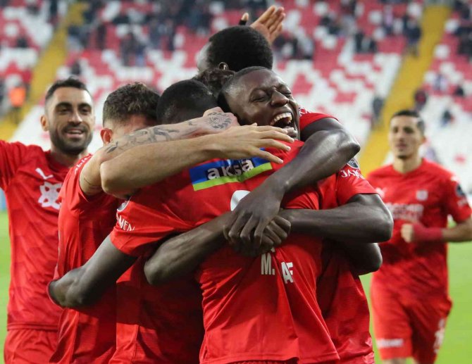 Max Gradel, Sezonun En İyi Performansını Sergiledi