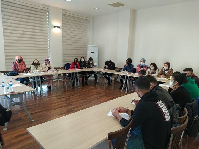 Dicle Üniversitesi Kariyer Merkezi Ve Ab Bilgi Merkezi İş Birliği İle Türkiye Gençlik İ̇klim Forumu Düzenlendi