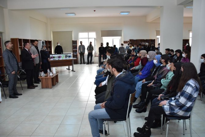 Bağlar Belediyesinden Üniversite Adaylarına Ücretsiz Eğitim Seti