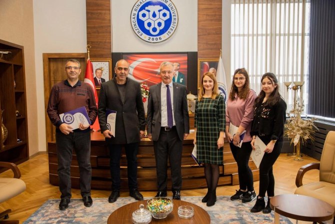 Ebyü’de Eğitmenlere Teşekkür Belgesi Verildi