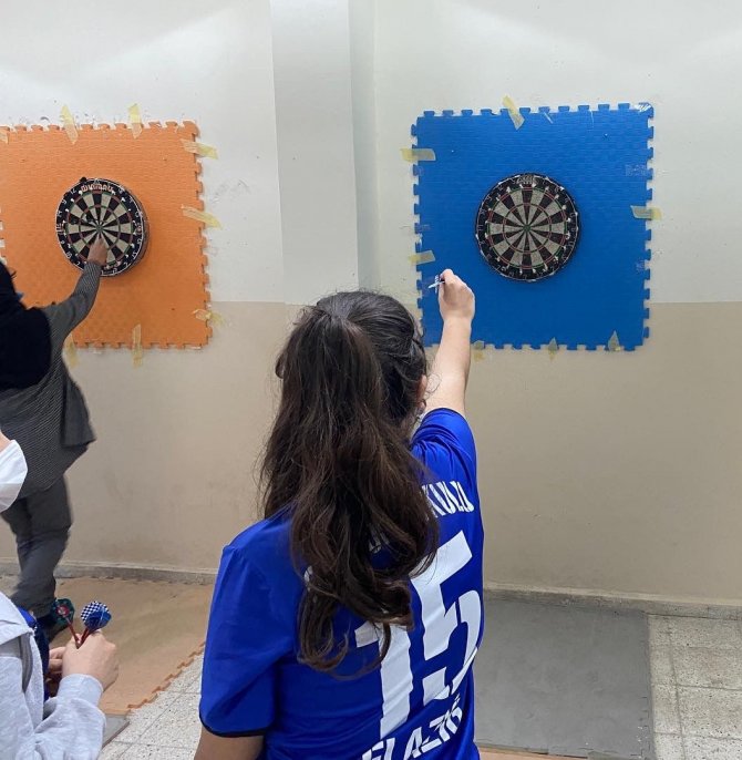 Öğretmenler Dart Ve Bocce Turnuvasında Stres Attı