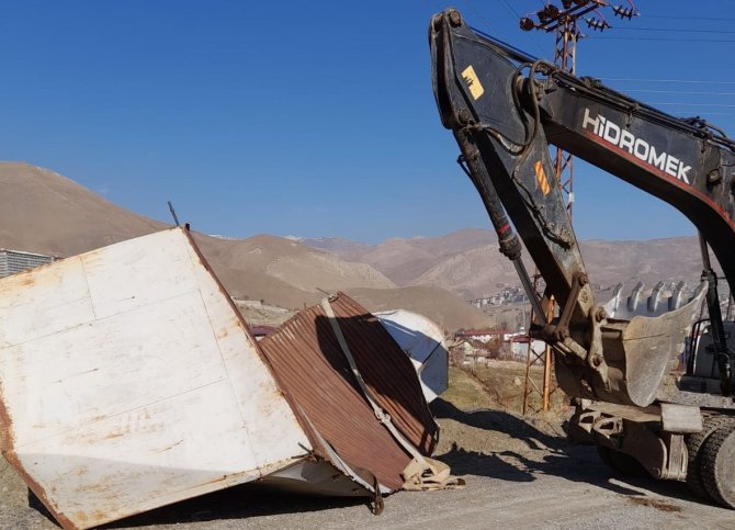Sanayi Sitesindeki Barakalar Kaldırıldı