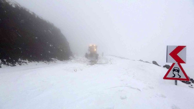 Muş’ta 10 Köy Ve 21 Mezra Yolu Ulaşıma Açıldı