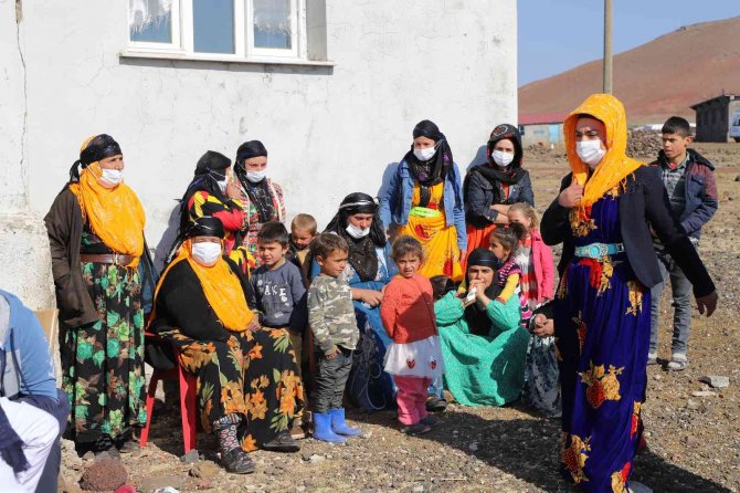 Karacadağ’da Mevsimlik Tarım İşçileri Aşılanıyor