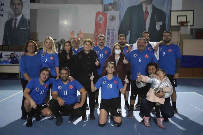 Kartal Belediyesi 2021 Voleybol Turnuvası Başladı