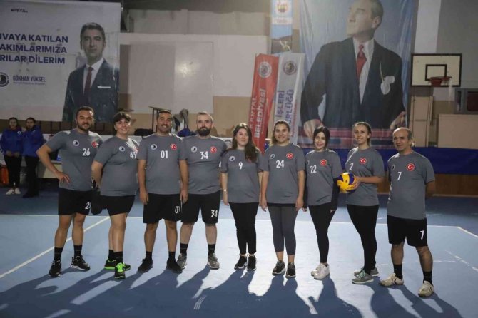Kartal Belediyesi 2021 Voleybol Turnuvası Başladı