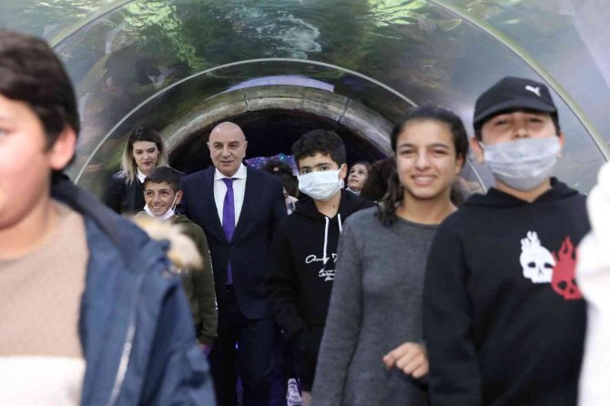 Sarıkamış’tan Gelen Öğrencileri Keçiören Belediyesi Misafir Etti