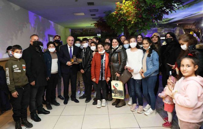 Sarıkamış’tan Gelen Öğrencileri Keçiören Belediyesi Misafir Etti