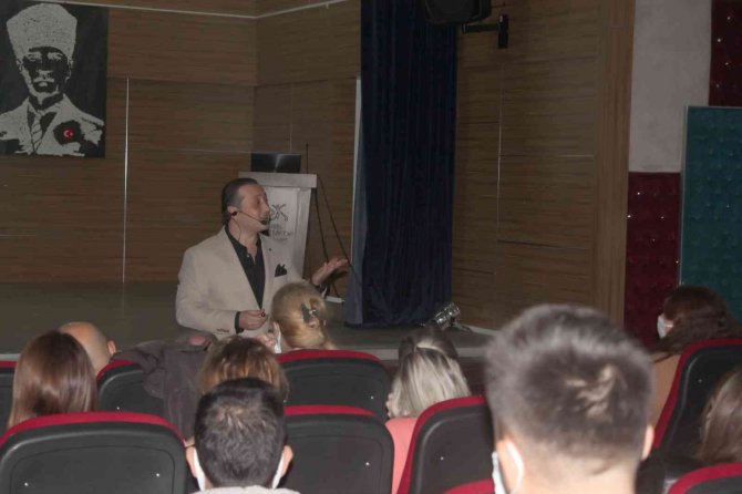 Öğretmenlere Kişisel Gelişim Ve Farkındalık Semineri Verildi