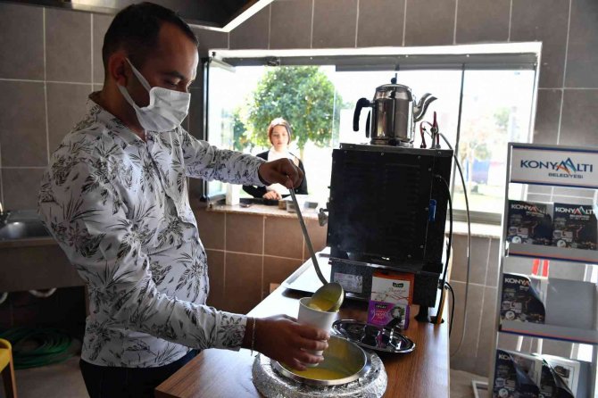 Konyaaltı’ndan Öğrencilere Ücretsiz Çorba Ve Çay İkramı