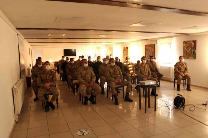 Kosgeb Askerleri Girişimcilik Konusunda Bilgilendirdi
