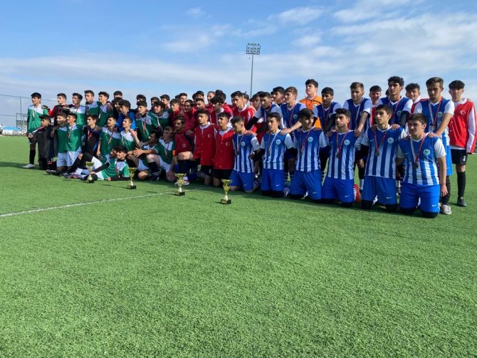 Liseli Gençler Futbol İ̇l Birinciliği Finalinde Şampiyon Reşit Karabacak Spor Lisesi Oldu