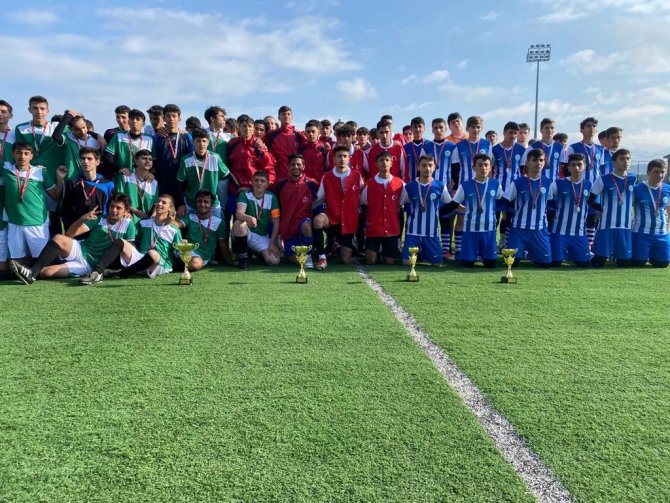 Liseli Gençler Futbol İ̇l Birinciliği Finalinde Şampiyon Reşit Karabacak Spor Lisesi Oldu