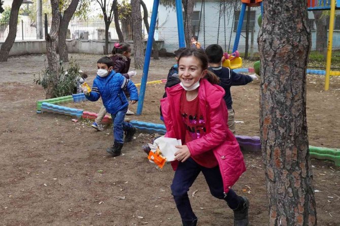 Gençlik Merkezi Gönüllü Gençleri, Minik Öğrencilere Çevre Bilincini Aşıladı