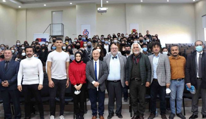 İ̇letişim Fakültesi’nde ‘Medyanın Kadın Dili’ Konferansı
