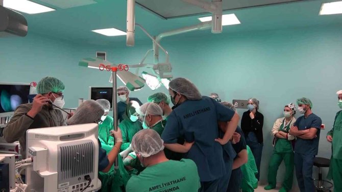 Yurtdışından Türkiye’ye Gelip Pektus Ameliyatları Hakkında Eğitim Aldılar