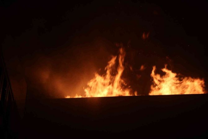 Rize’de Yurt Çatısında Çıkan Yangın Kontrol Altına Alındı