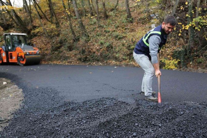 Serdivan Belediyesi Asfalt Serim İşlemlerine Devam Ediyor