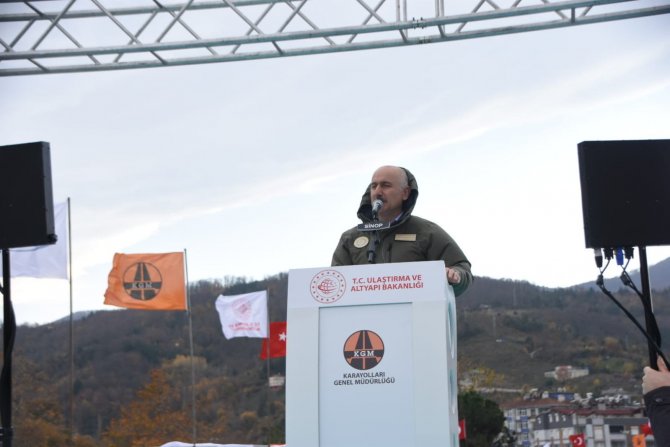 80 Günde Tamamlanan Ayancık Terminal Köprüsü Hizmete Açıldı
