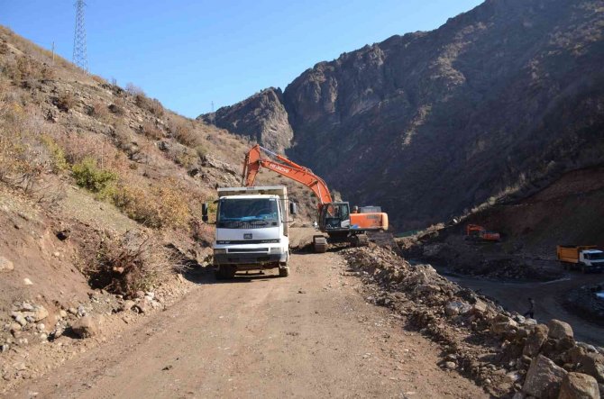 Terör Örgütü Pkk Patlattı, Devlet 13 Milyonluk Yatırım Başlattı