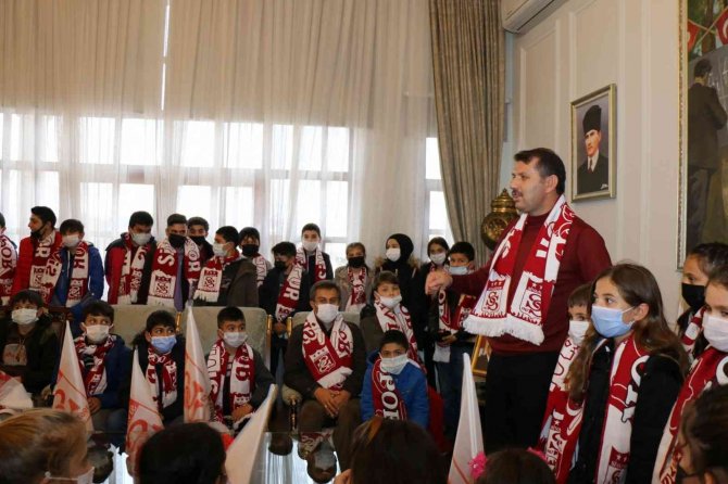 Minik Yiğidolar, Sivasspor’a Destek Olmaya Devam Ediyor