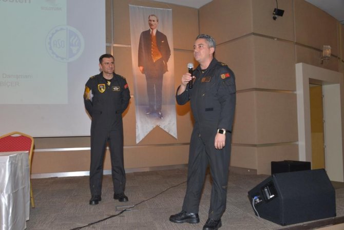 Solotürk Pilotları Aso Teknik Koleji’nde Öğrencilerle Bir Araya Geldi