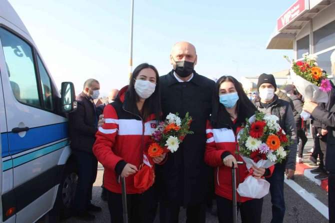 Olimpiyat Kotası Alan Furkan, Başarısını Davul Zurna Eşliğinde Oynayarak Kutladı