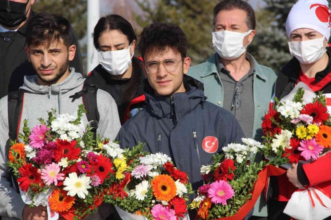 Olimpiyat Kotası Alan Furkan, Başarısını Davul Zurna Eşliğinde Oynayarak Kutladı