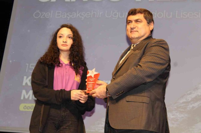 Sultanbeyli’de 15 Temmuz Kahramanlarına Yazılan Mektuplar Ödüllendirildi