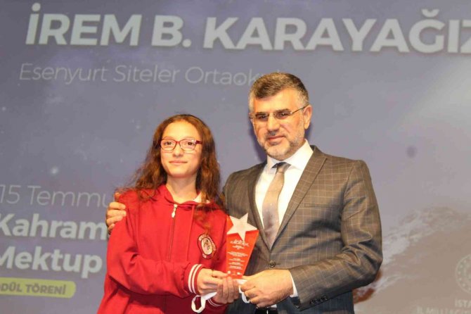 Sultanbeyli’de 15 Temmuz Kahramanlarına Yazılan Mektuplar Ödüllendirildi