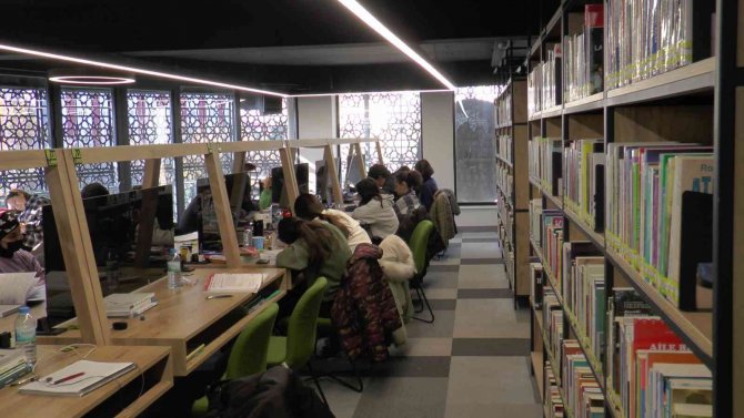 Talas’ta Kütüphanelere Yoğun İlgi