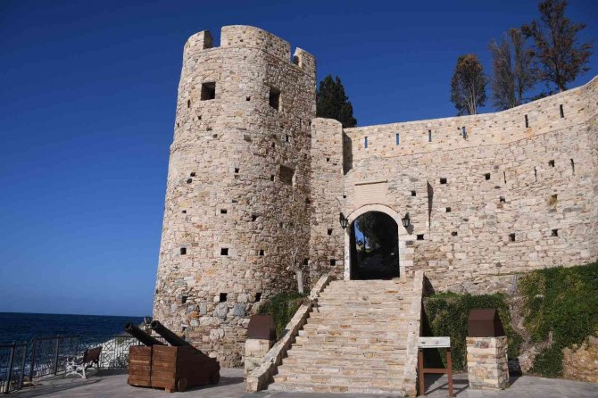 Tarihi Güvercinada Kalesi Unesco Dünya Mirası Kalıcı Listesi’ne Girmeye Aday