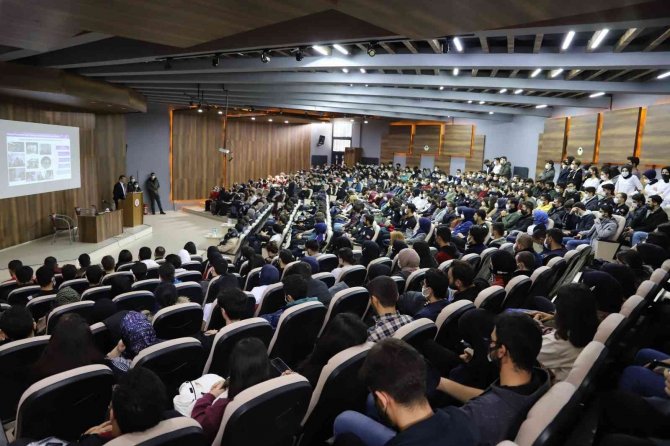 Tübi̇tak Başkanı Mandal, Akademisyen Ve Öğrenciler İle Bir Araya Geldi