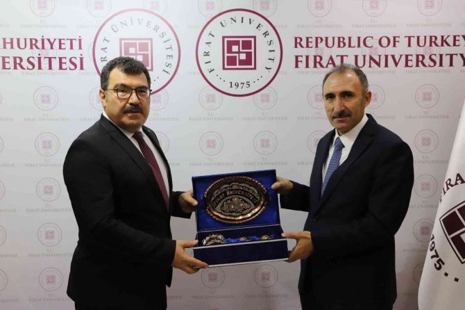 Tubi̇tak Başkanı Mandal, Rektör Göktaş İle Bir Araya Geldi