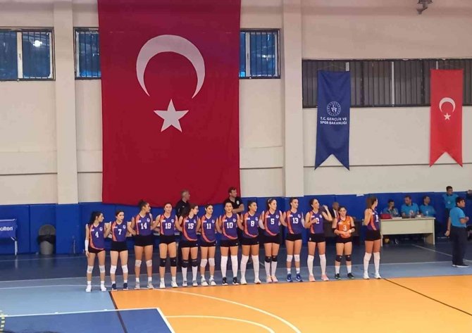 Büyükşehir Kadın Voleybol Takımı Namağlup Lider