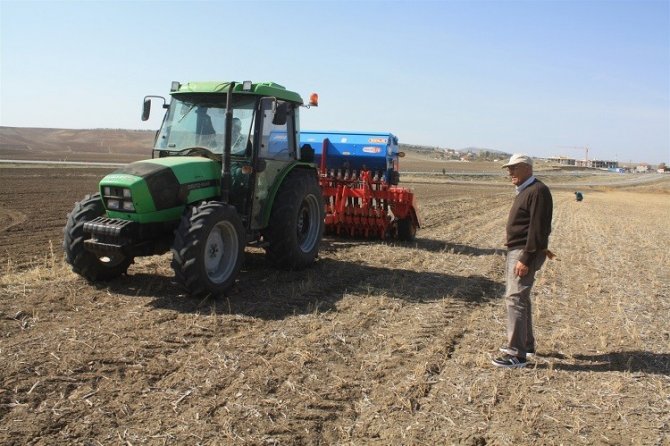 Toprak İşlemesiz Buğday Ve Arpa Ekimleri Yapıldı