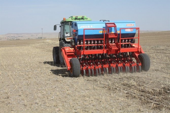 Toprak İşlemesiz Buğday Ve Arpa Ekimleri Yapıldı