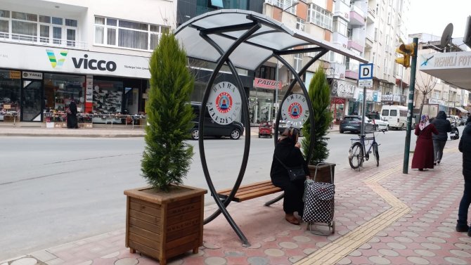 Bafra’nın Kent Mobilyaları Belediye Atölyesinde Üretiliyor