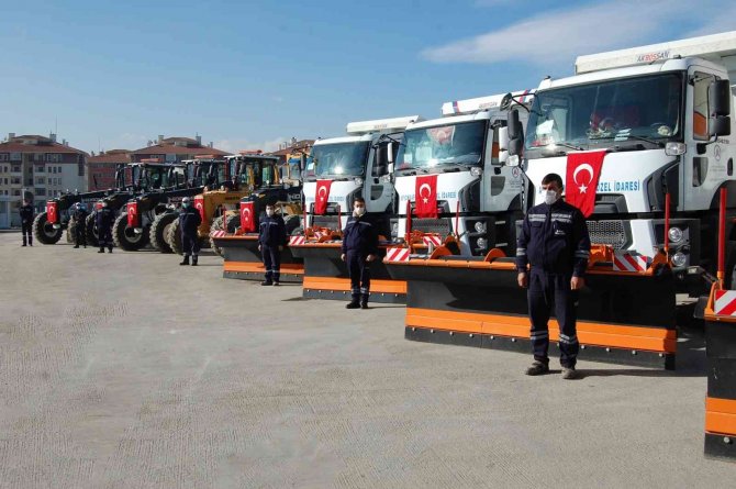 İ̇l Özel İ̇daresi 80 Araç Ve 90 Personelle Kışa Hazır