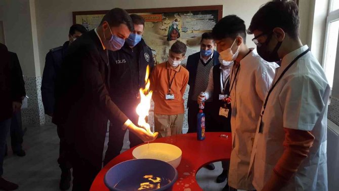 İ̇mam Hatip Lisesi’nde Tübi̇tak Bilim Fuarı’nın Açılışı Yapıldı