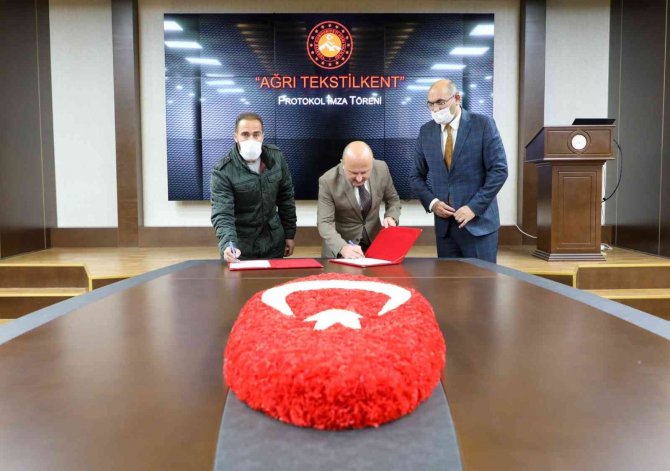 Ağrı’da Yeni Tekstil Yatırımı İçin İmzalar Atıldı