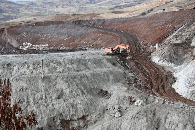 Atık Havuzu Patlayan Maden Şirketinde İncelemelerde Bulundu