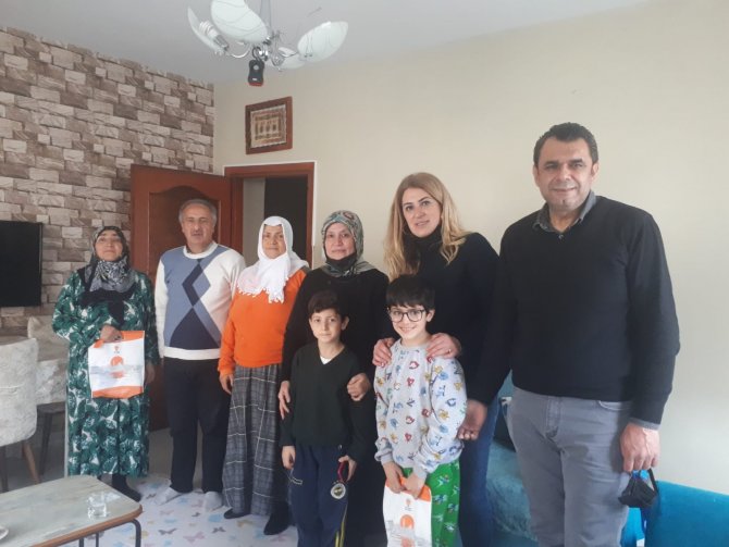 Ak Parti İ̇stanbul’dan Bir Günde 4 Bin 55 Ev Ziyareti