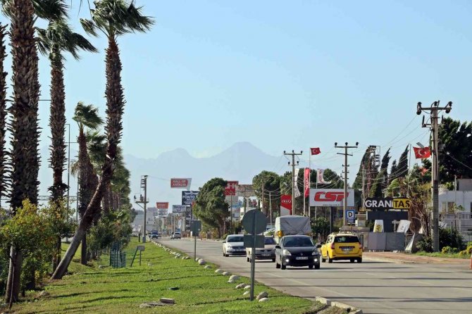 Fırtınalı Havalarda Görüntüsüyle Tedirgin Etmeye Yetiyor
